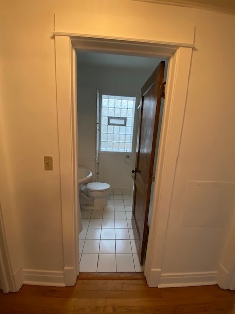 Baño 1 - 2057 w birchwood ave