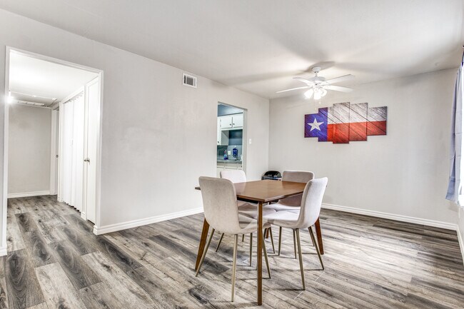 Photo - 6759 Trail Lake Dr