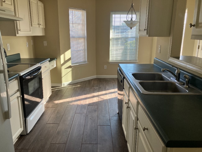 Photo - 701 Glenarthur Dr