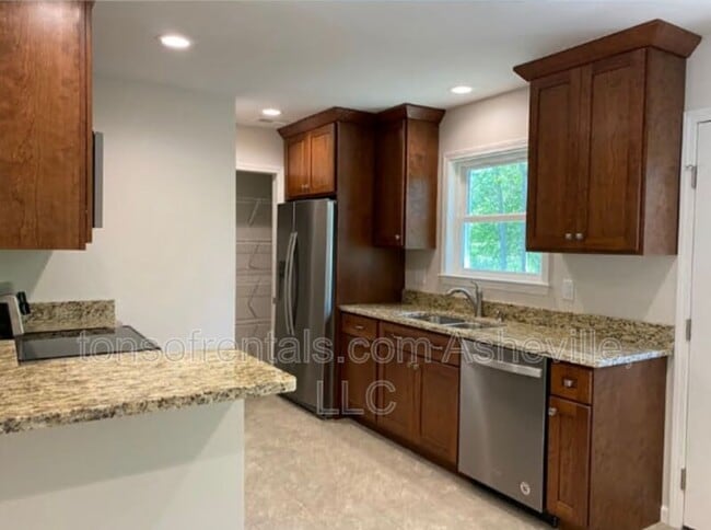 Photo - 51 John Halford Ct