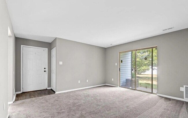 Photo - 617 Covington Ct