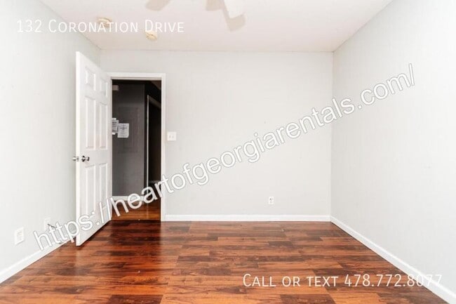 Photo - 132 Coronation Dr