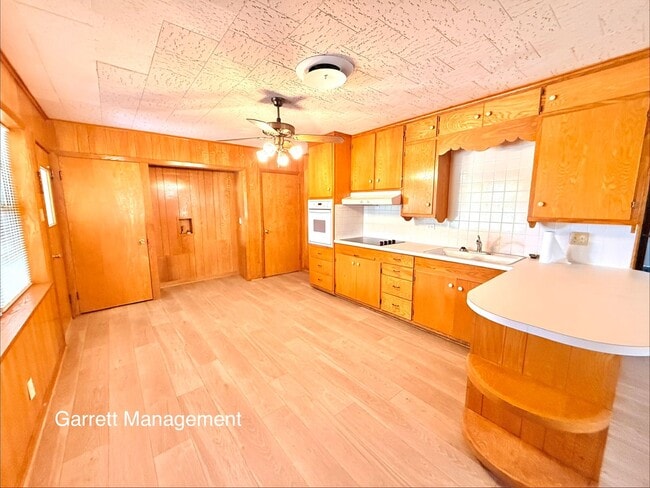 Photo - Spacious 4-Bedroom Home in Lampasas – Room to Live, Work & Play!