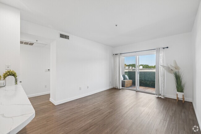 2BR, 2BA - 1,137SF - Living Room