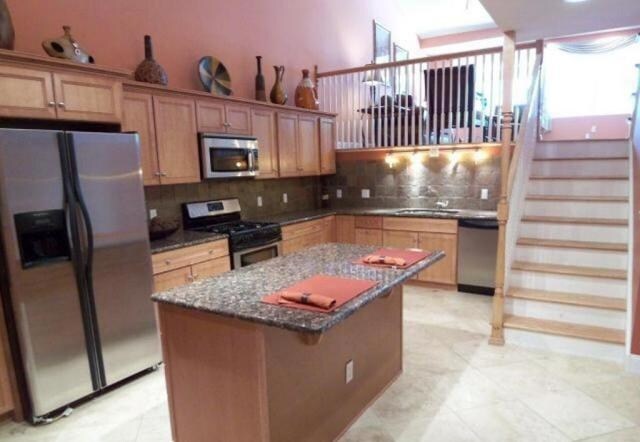 Photo - 703-713 Green Ridge St