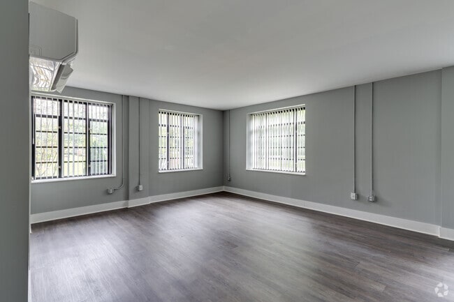 Studio - 500SF