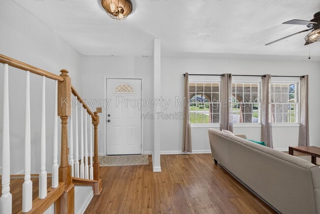 Photo - 2717 Dan St