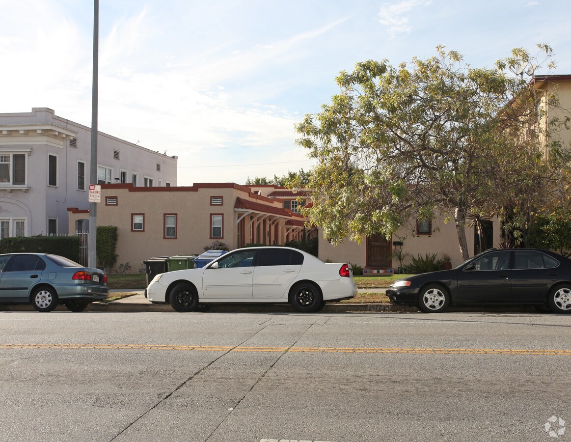 Photo - 1967-1977 N Vermont Ave