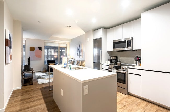 Photo - 131 Seaport Blvd Unidad SI FL11-ID1050360P