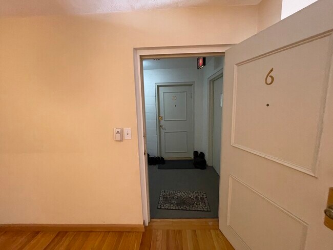 Photo - 611 Watertown St Unidad 6