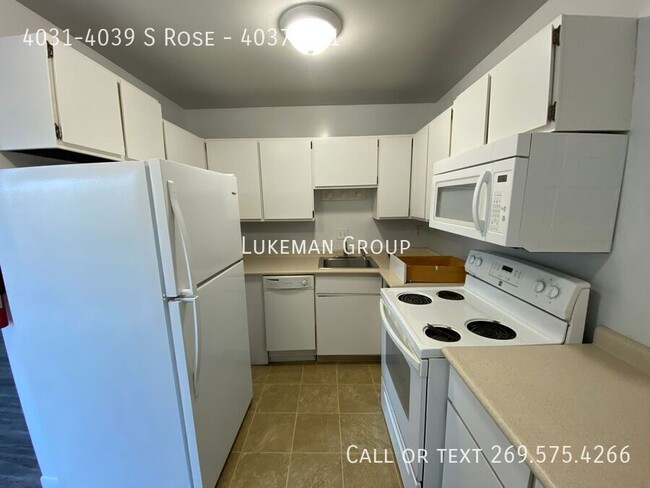 4033 S Rose St # 201 2BD/1BATH Oakhurst Ap... - 4033 S Rose St # 201 2BD/1BATH Oakhurst Ap... Apartment Unit 4037-101