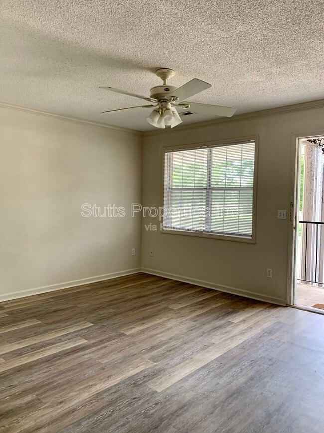 Photo - 321 W Irvine Ave Unit F