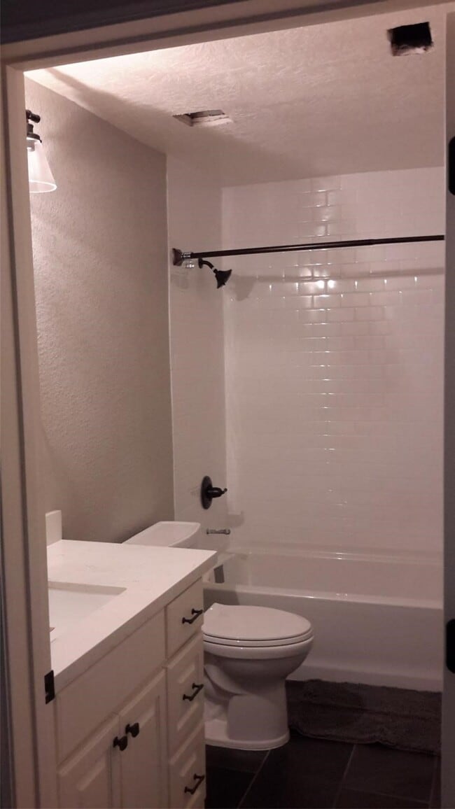 Photo - 405 24th St Unit 202
