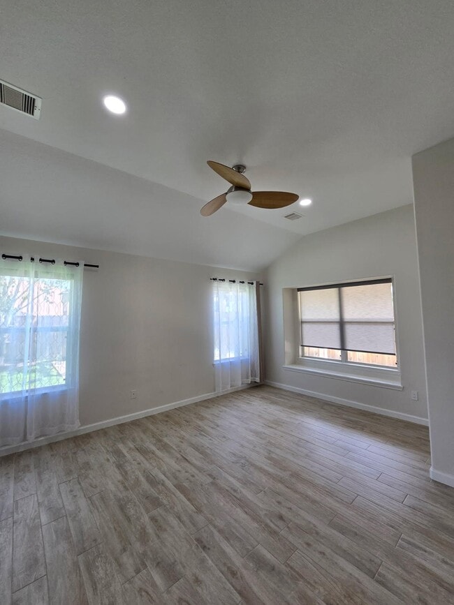 Photo - 1814 Midnight Ln