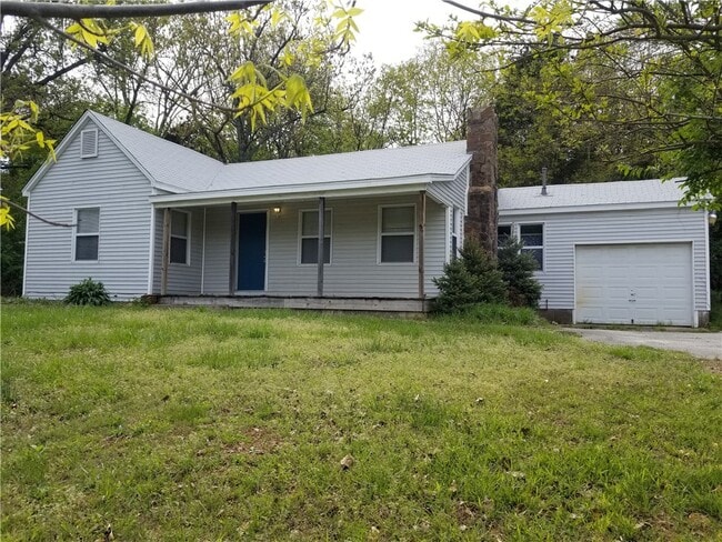 Building Photo - 1511 N Old Wire Rd