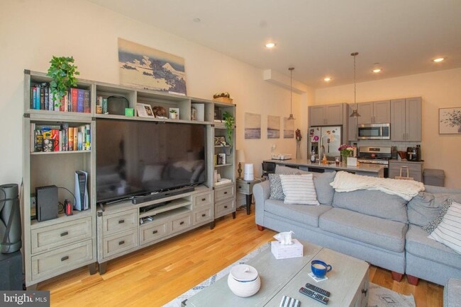 Building Photo - 1115 Germantown Ave Unit 3C Rental