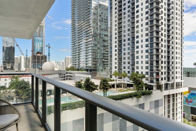 Photo - 11 NE 6th St Unidad SI FL17-ID1511928P