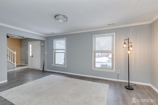 Photo - 45 Stratford Ln