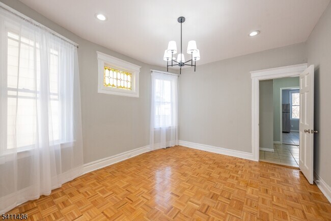 Photo - 24 Llewellyn Ave Unit 1