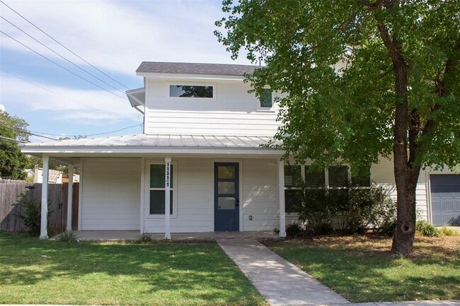 Building Photo - 1131 Omega Ave Rental