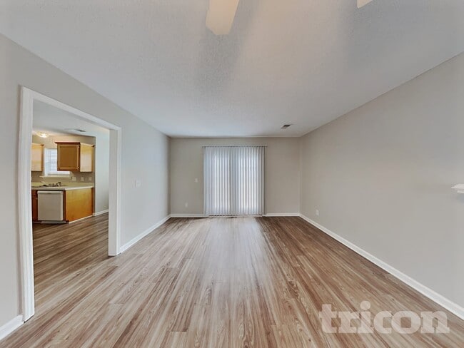 Photo - 163 Brooksong Dr