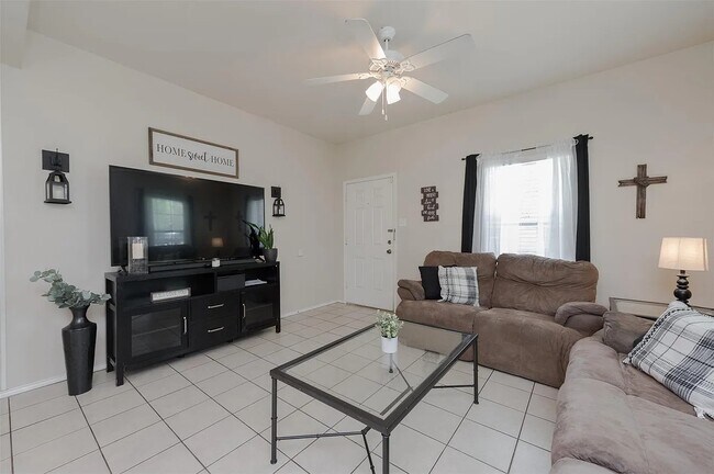 Photo - 1327 Cherry St