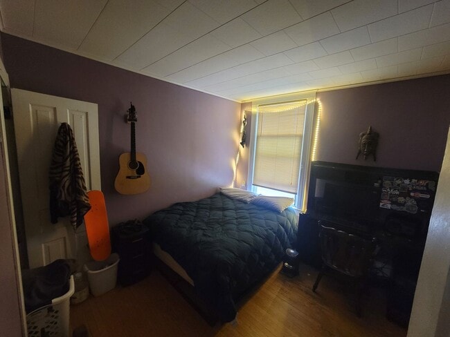 Photo - Duluth, MN - 4 Bedroom - 1 Bathroom - Close to UMD & CSS