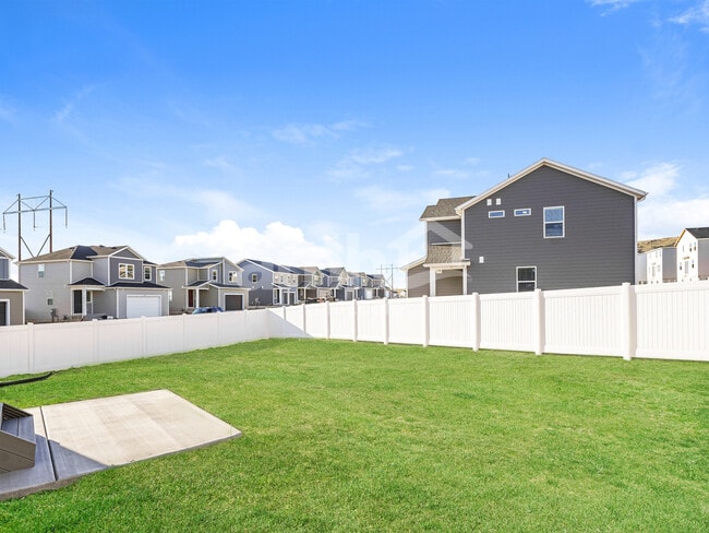 Photo - 1323 W Mahogany St