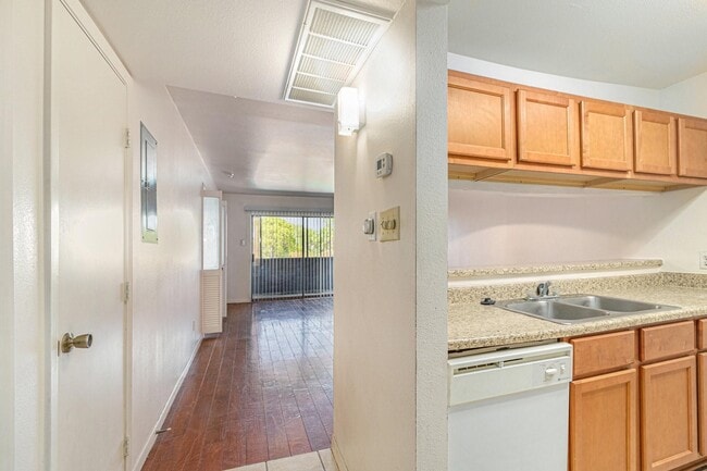 Photo - 3045 Walnut Bend Ln Unit 33