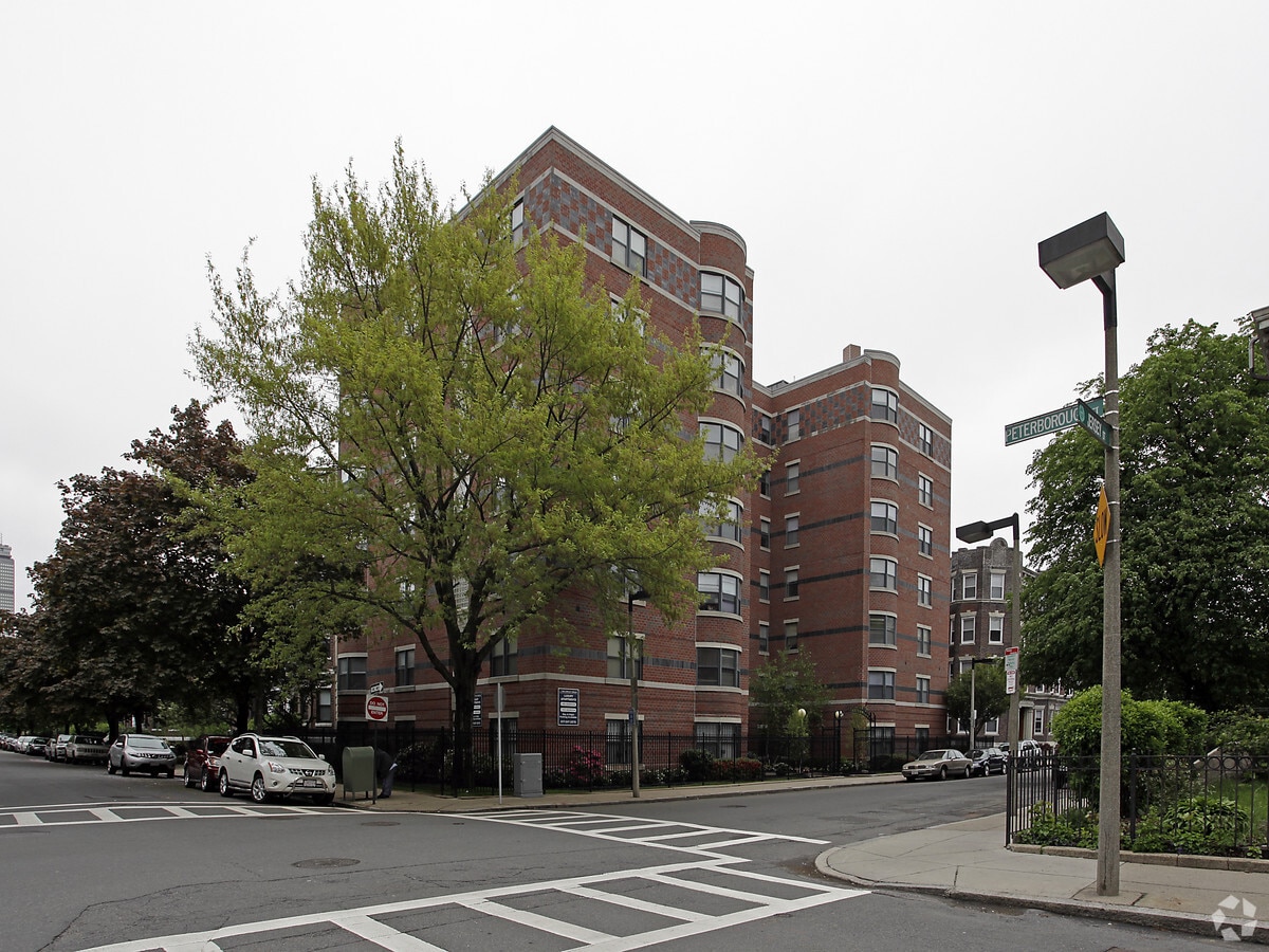 50 Peterborough ¡St. - 50 Peterborough St