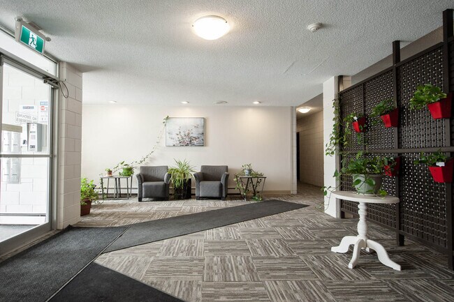 Lobby Entrance - 5 Valhalla Apartment