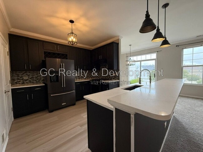 1033 Heron Cir