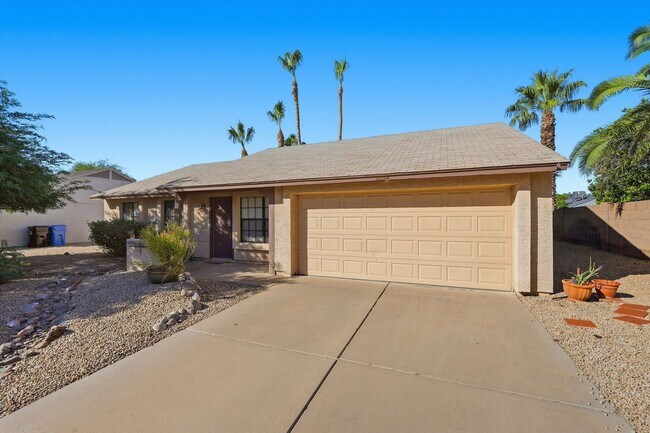 Photo - Charming 3 Bedroom, 2 Bathroom Home in the...