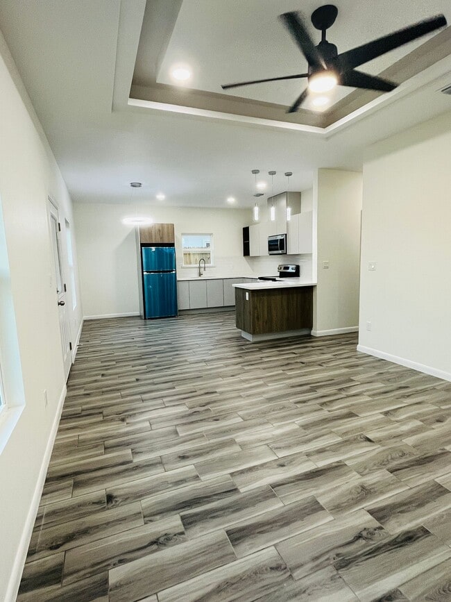 Building Photo - 1606 Angelina Dr Unit 2