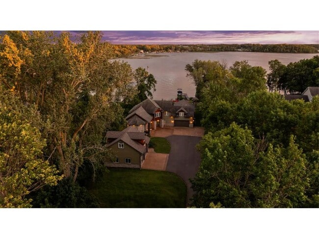 Photo - 50474 Bayside Ave