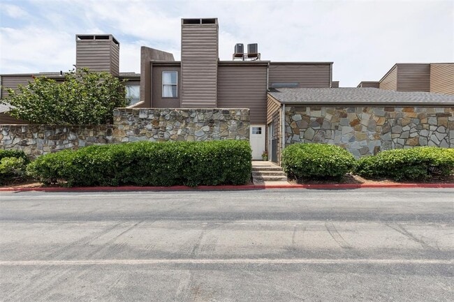 Building Photo - 6000 N Pennsylvania Ave Unit 215A