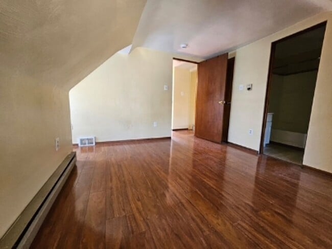 Photo - 546 Greenfield Ave Unit 3