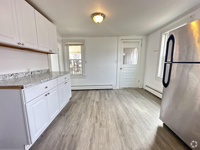 Building Photo - 24 South St Rental