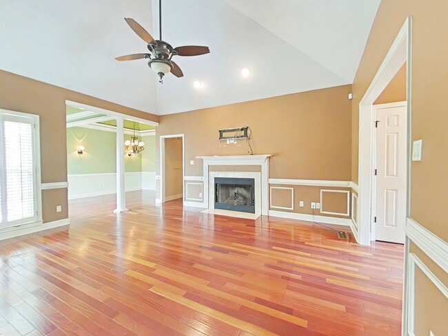 Photo - Lovely three bedroom home in Jones Creek!