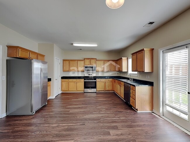 Photo - 17 Brookvalley Ct W