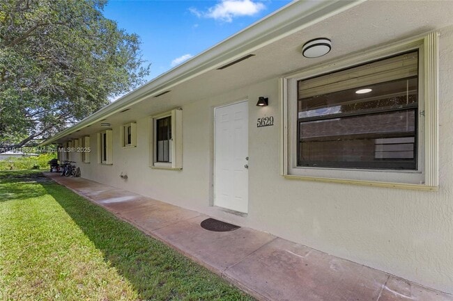 Photo - 5629 Taft St Unit 5629