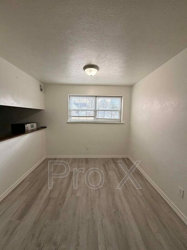 Photo - 124 E Highland Ave Unit Apt 2