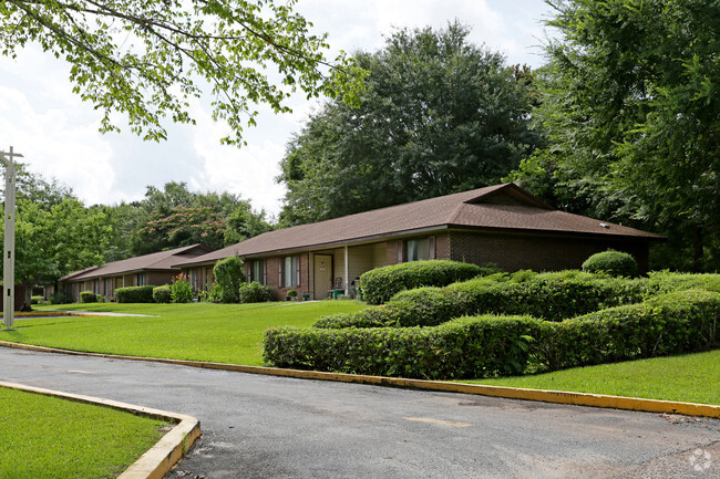 Dogwood Manor - Dogwood Manor Apartments