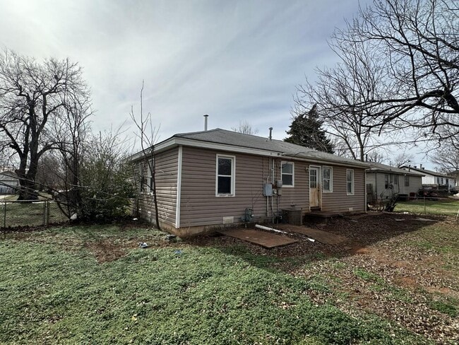 Photo - 4221 SE 46th St