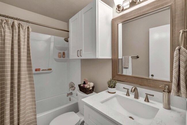 Photo - 525 Jones Ave