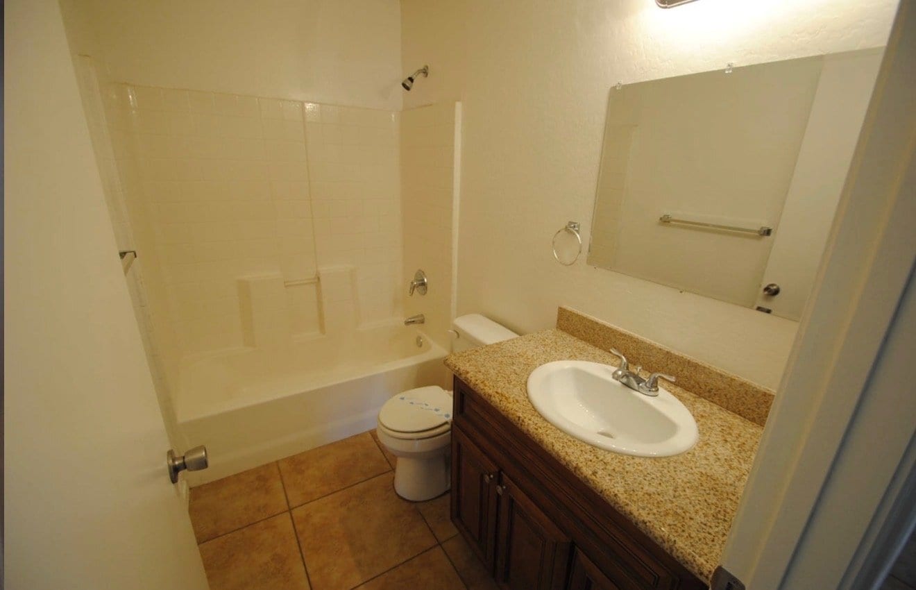 Photo - 6627 S 44th St