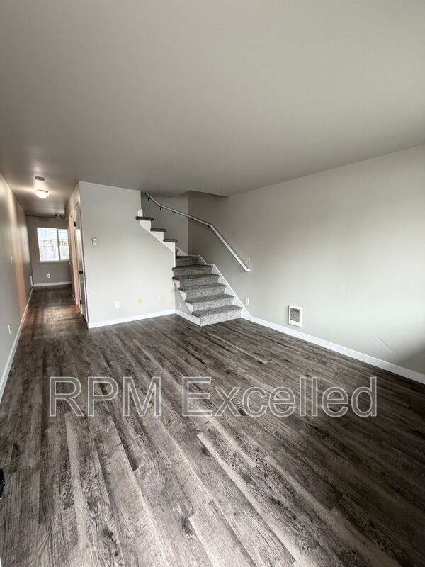 Building Photo - 634 M St NE Unit #2