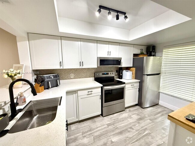 Building Photo - 300 Promenade Dr Unit 105 Rental