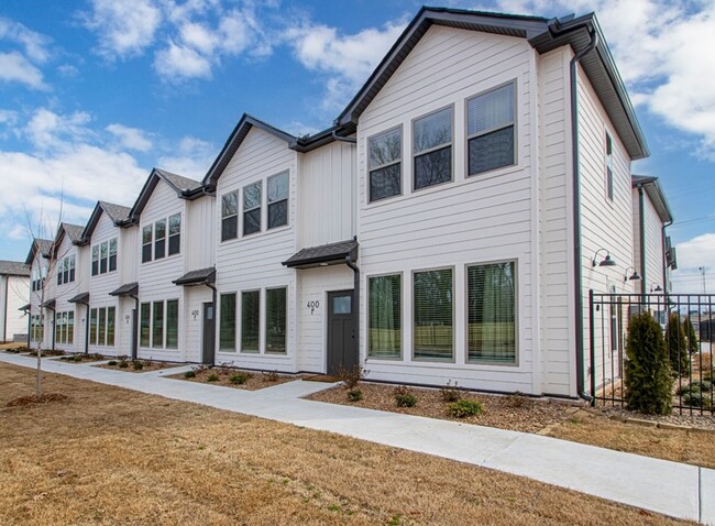 Live on Parker Townhome - Rockwater Village - Live on Parker Townhome - Rockwater Village