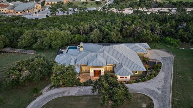 Photo - 3801 Peak Lookout Dr